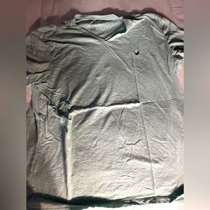 Men's plain grey american eagle Tshirt in size xxl, no rips and no stains.